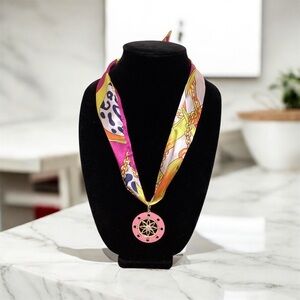 (#7) Elegant Multicolor Pendant Necklace